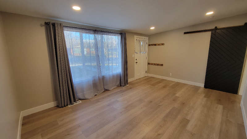 668 Ann St - Photo 2 of 20