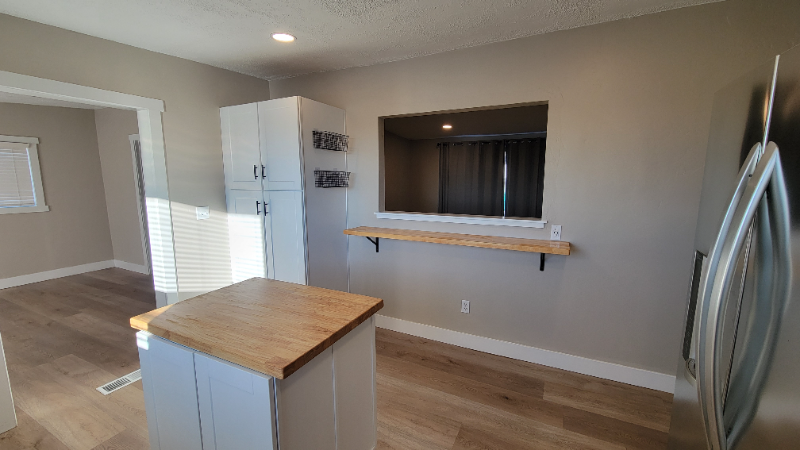 668 Ann St - Photo 5 of 20