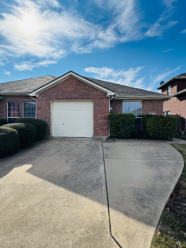 5632 Blackmon Ct - Photo 2 of 19