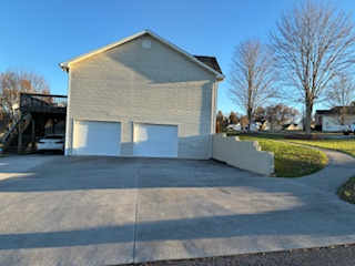 5327 Azinger Ln - Photo 3 of 6