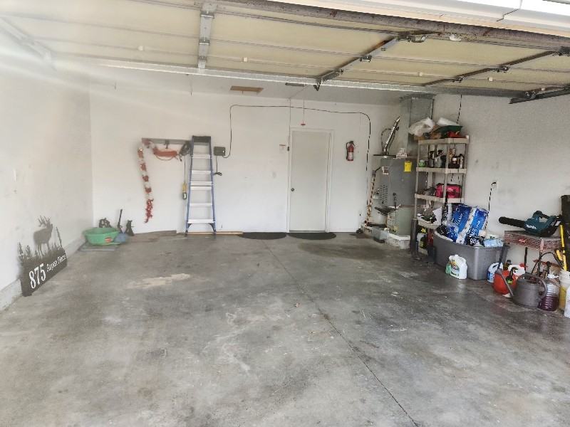 875 Aspen Pl - Photo 3 of 20