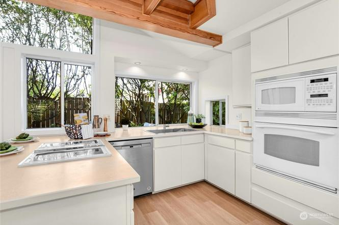 8115 Ne 126th Pl - Photo 4 of 15