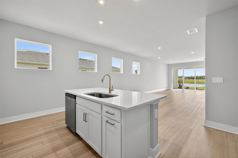 17778 Solstice Ave - Photo 4 of 20