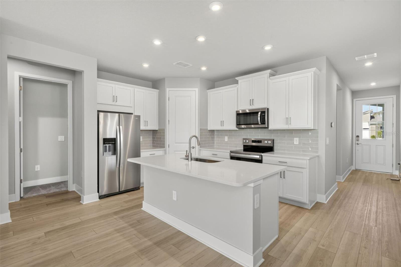 17778 Solstice Ave - Photo 5 of 20