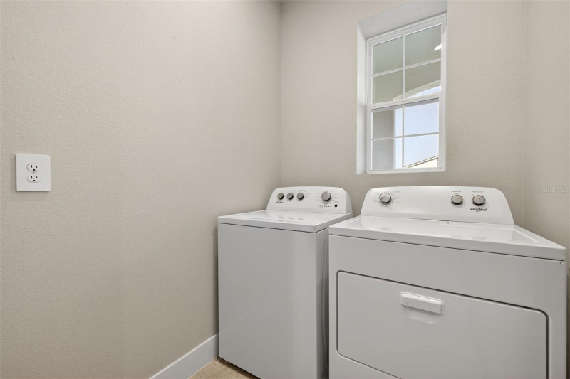 17778 Solstice Ave - Photo 6 of 20