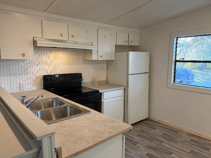 9640 Gatun St - Photo 6 of 11