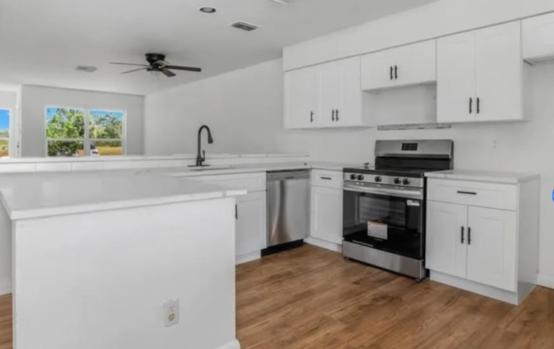 1143 Joel Blvd - Photo 2 of 8