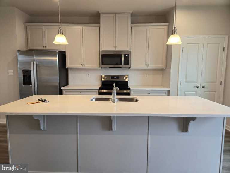 4550 Camfield Ln - Photo 4 of 20