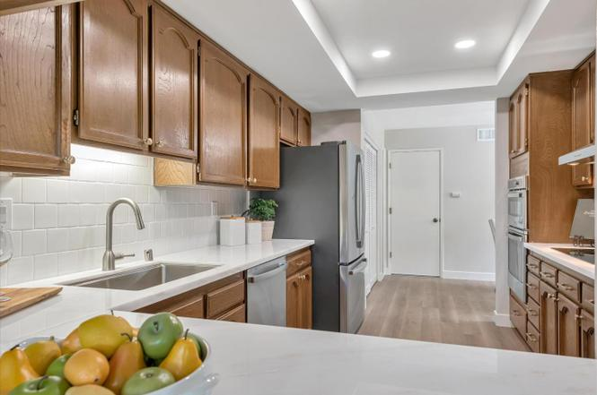 1221 Bracebridge Ct - Photo 7 of 14