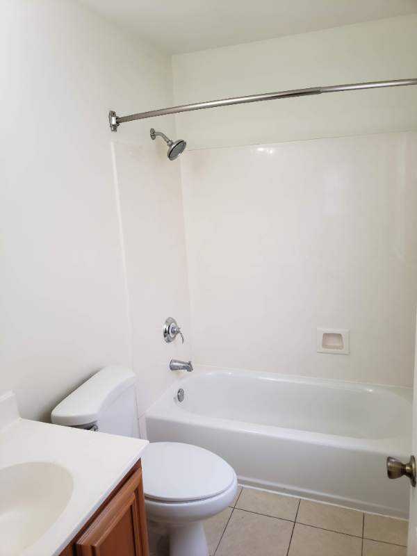 1616 Hickory Ave #C - Photo 5 of 9