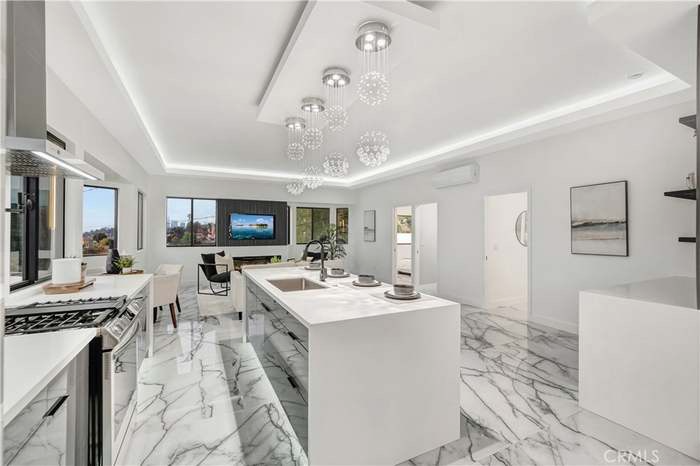 440 Del Norte St - Photo 2 of 14