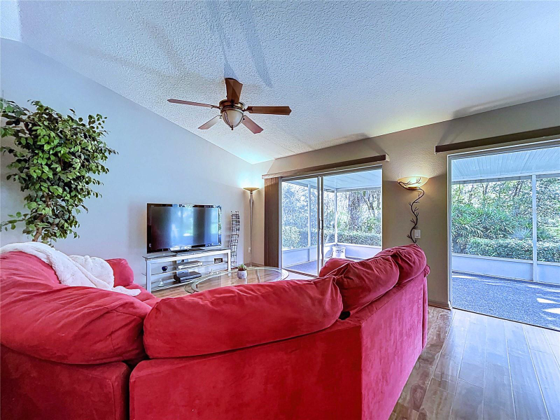 7517 Savannah Ln - Photo 4 of 20