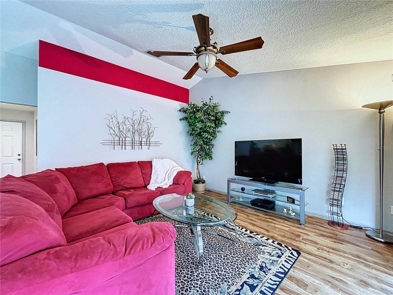 7517 Savannah Ln - Photo 6 of 20