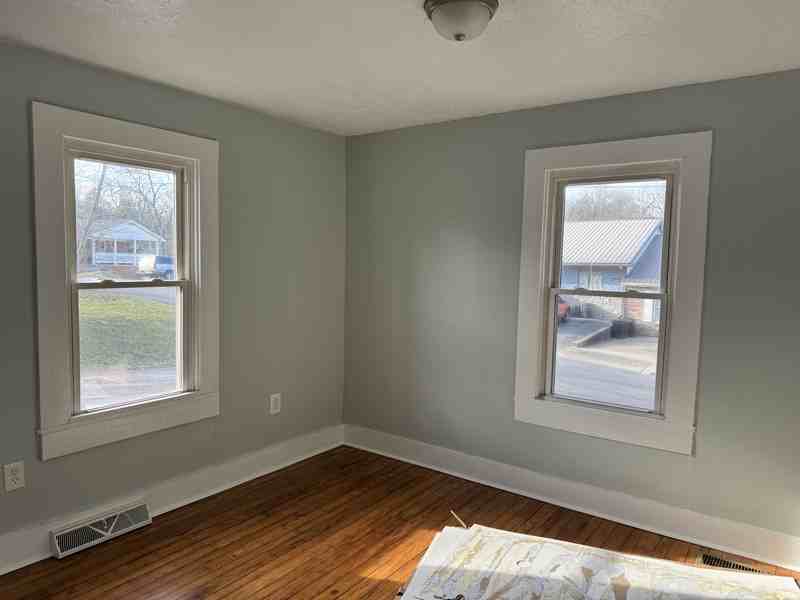 115 Marshall St - Photo 5 of 17