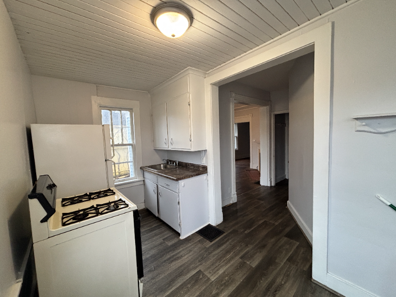 1404 W Michigan Ave #2 - Photo 3 of 18