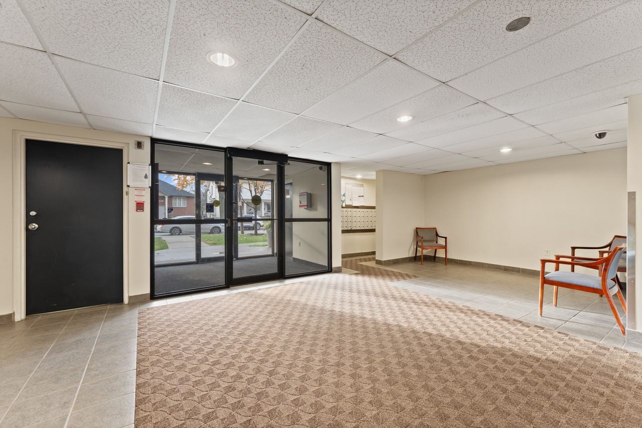 Caron Tower Apartments - Photo 4 of 23