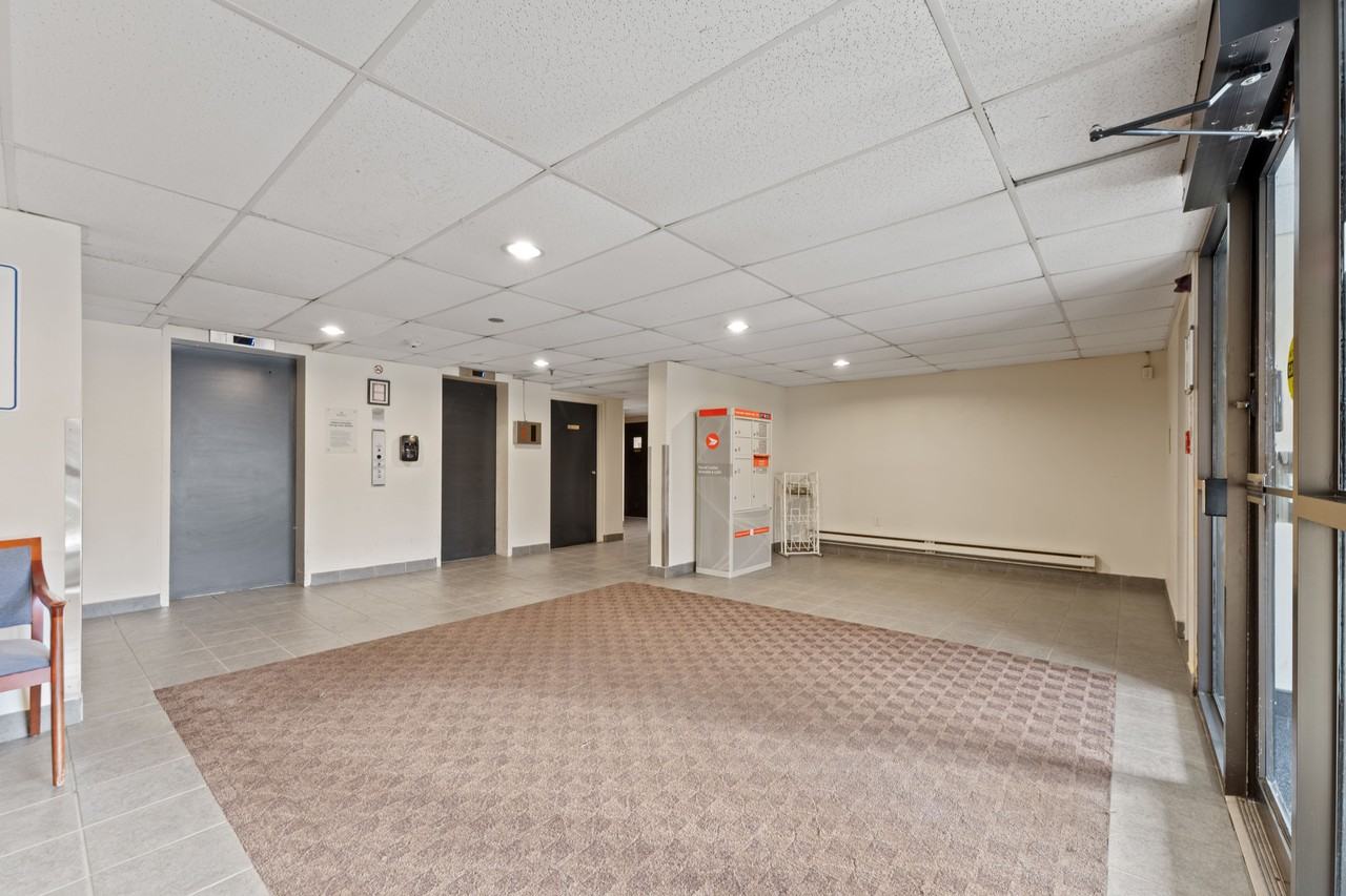 Caron Tower Apartments - Photo 5 of 23