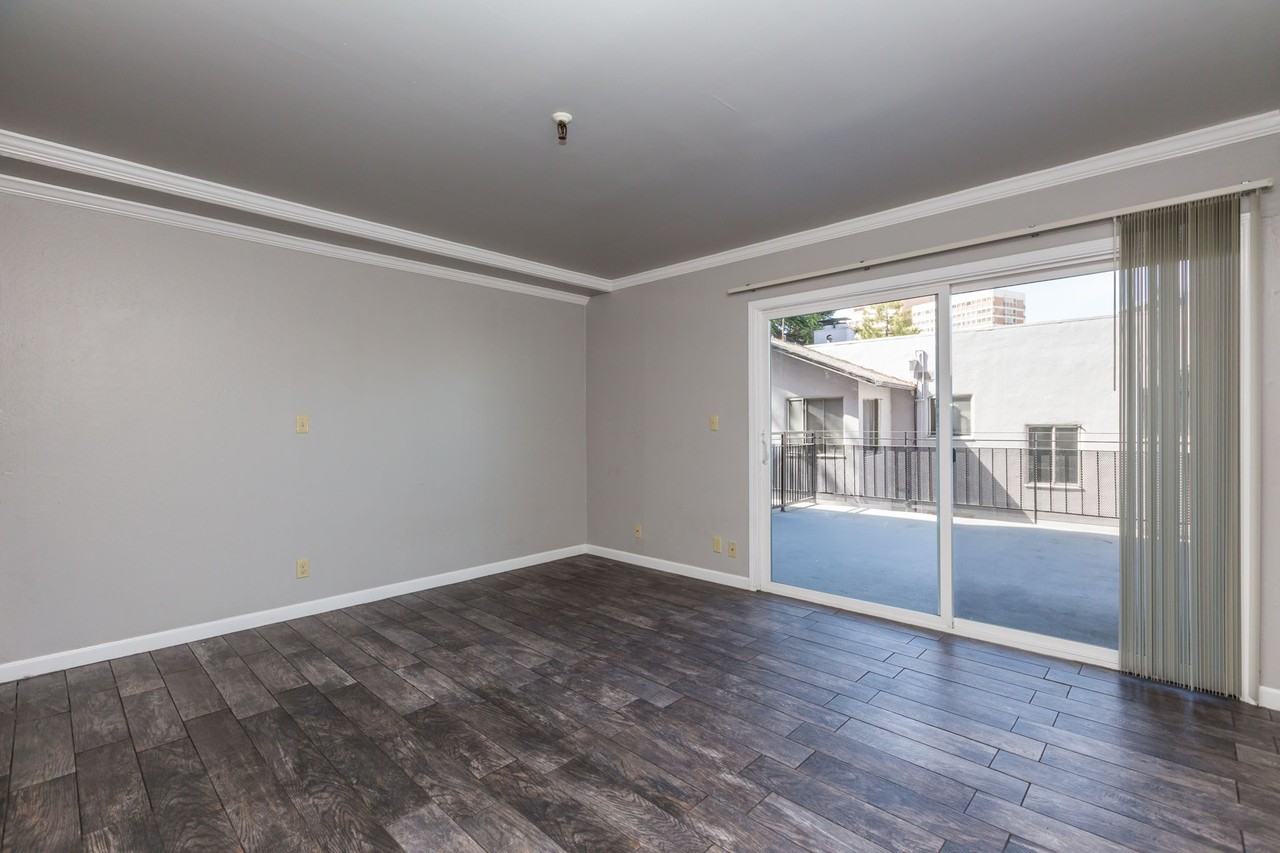 257 Vernon - Photo 3 of 28