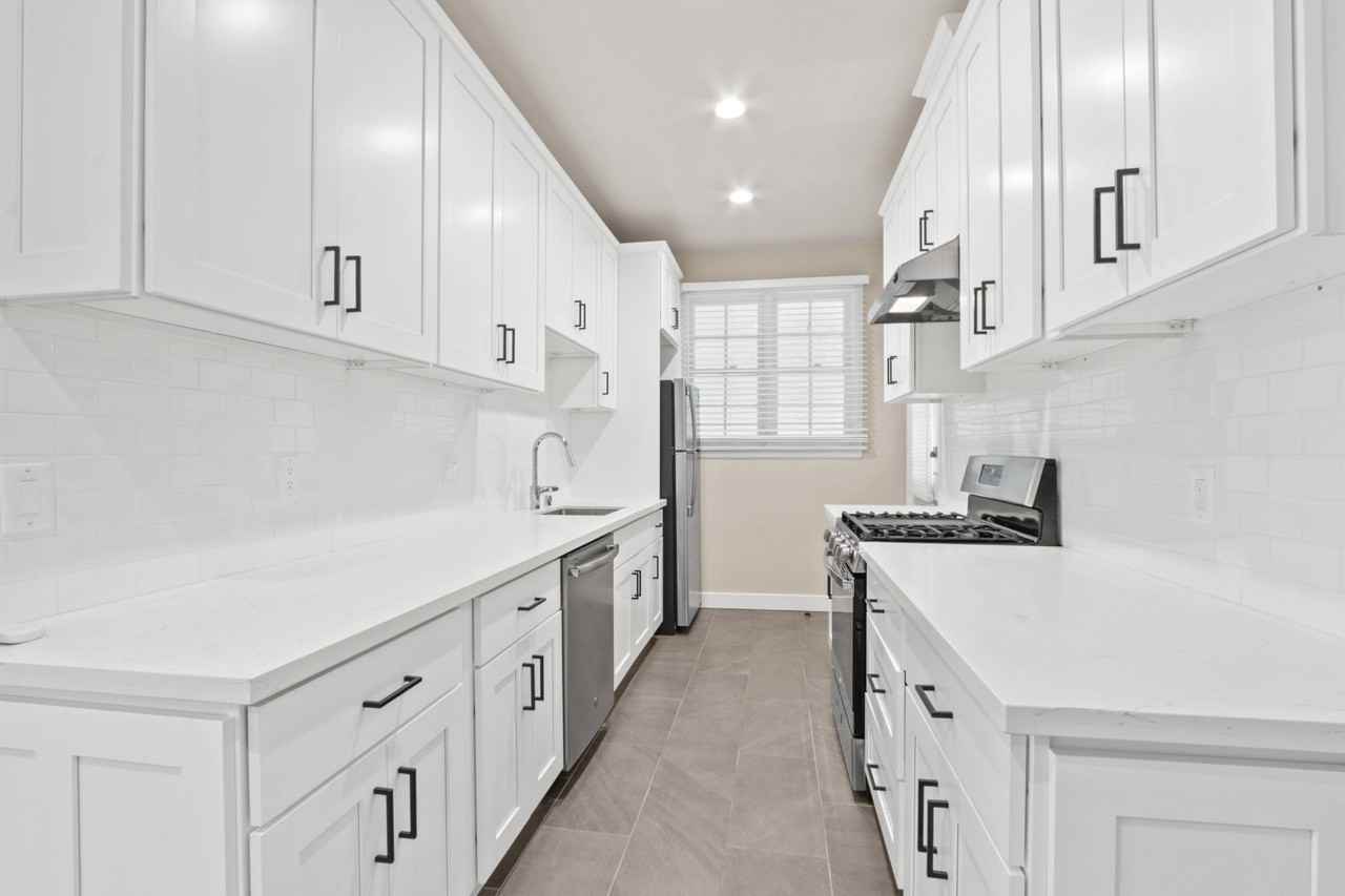 9619 W Olympic - Photo 4 of 24