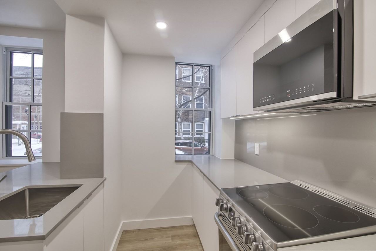 3421 Durocher Street - Photo 3 of 38