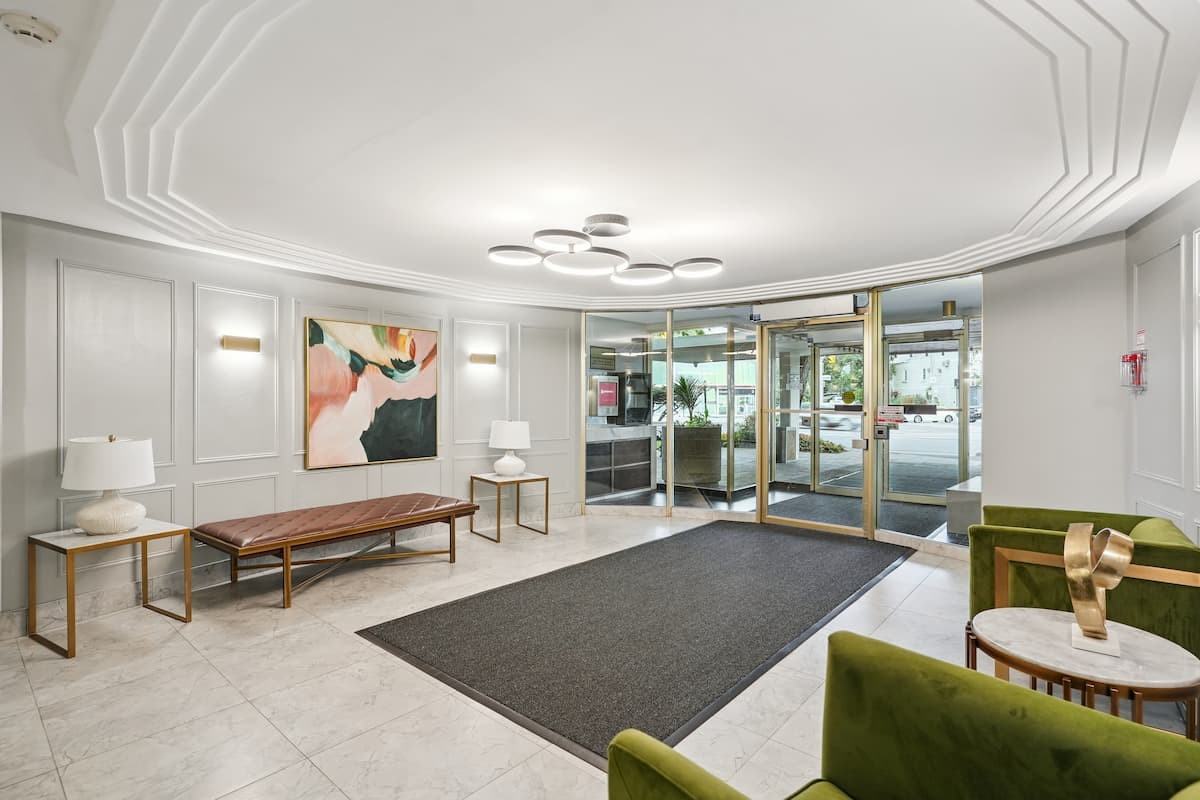 Chaplin Crescent Apartments - Photo 5 of 33