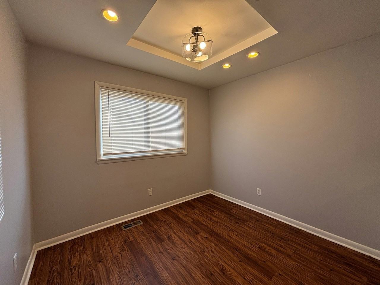 11265 Essex Avenue - Photo 3 of 15