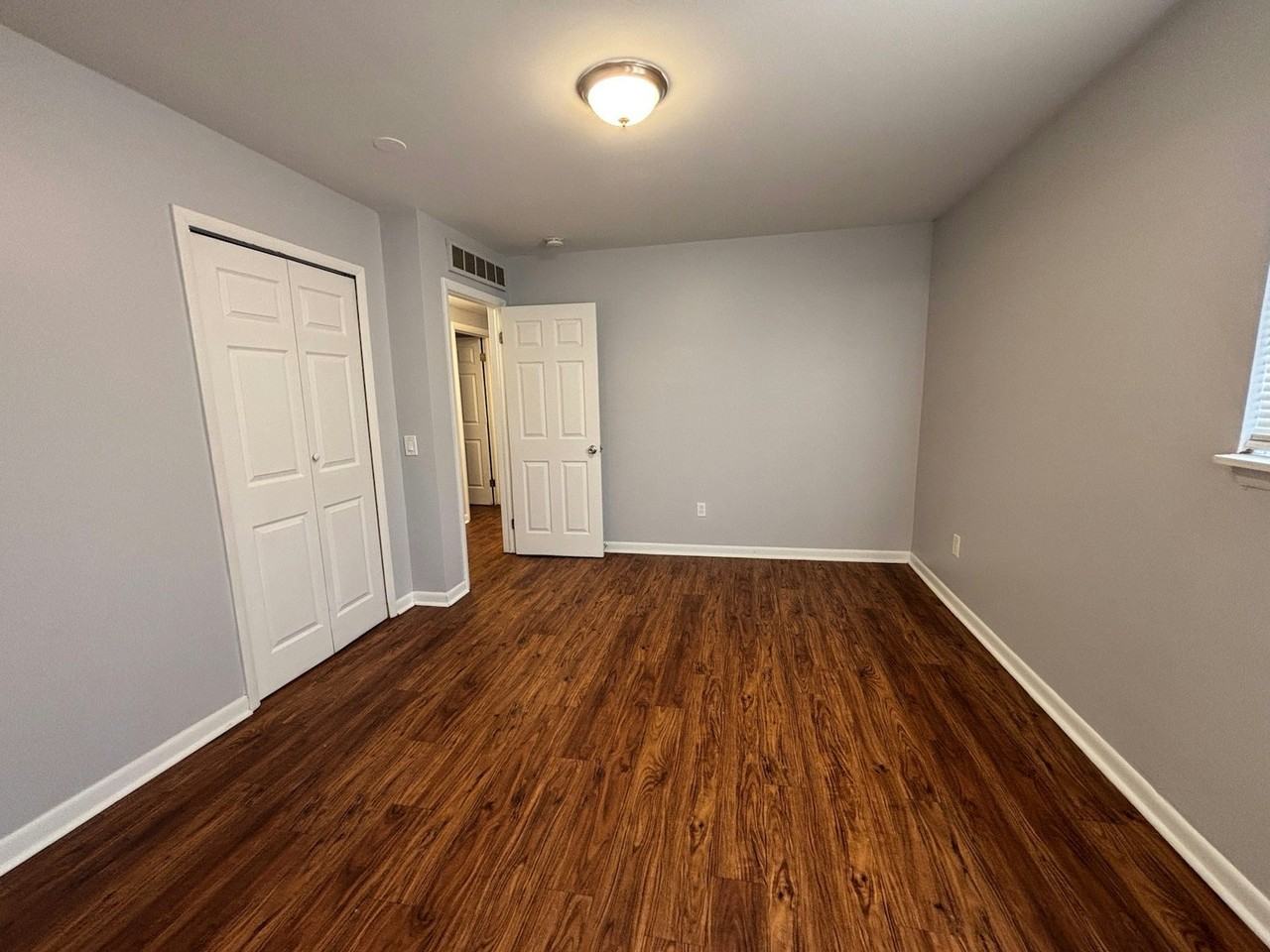 11265 Essex Avenue - Photo 7 of 15