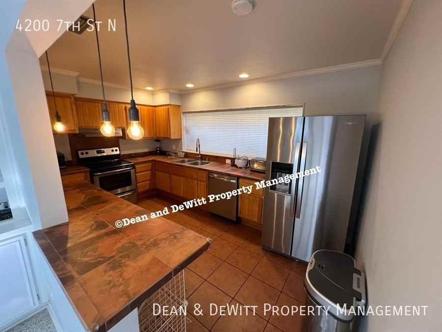 4200 7th St N - Photo 3 of 24