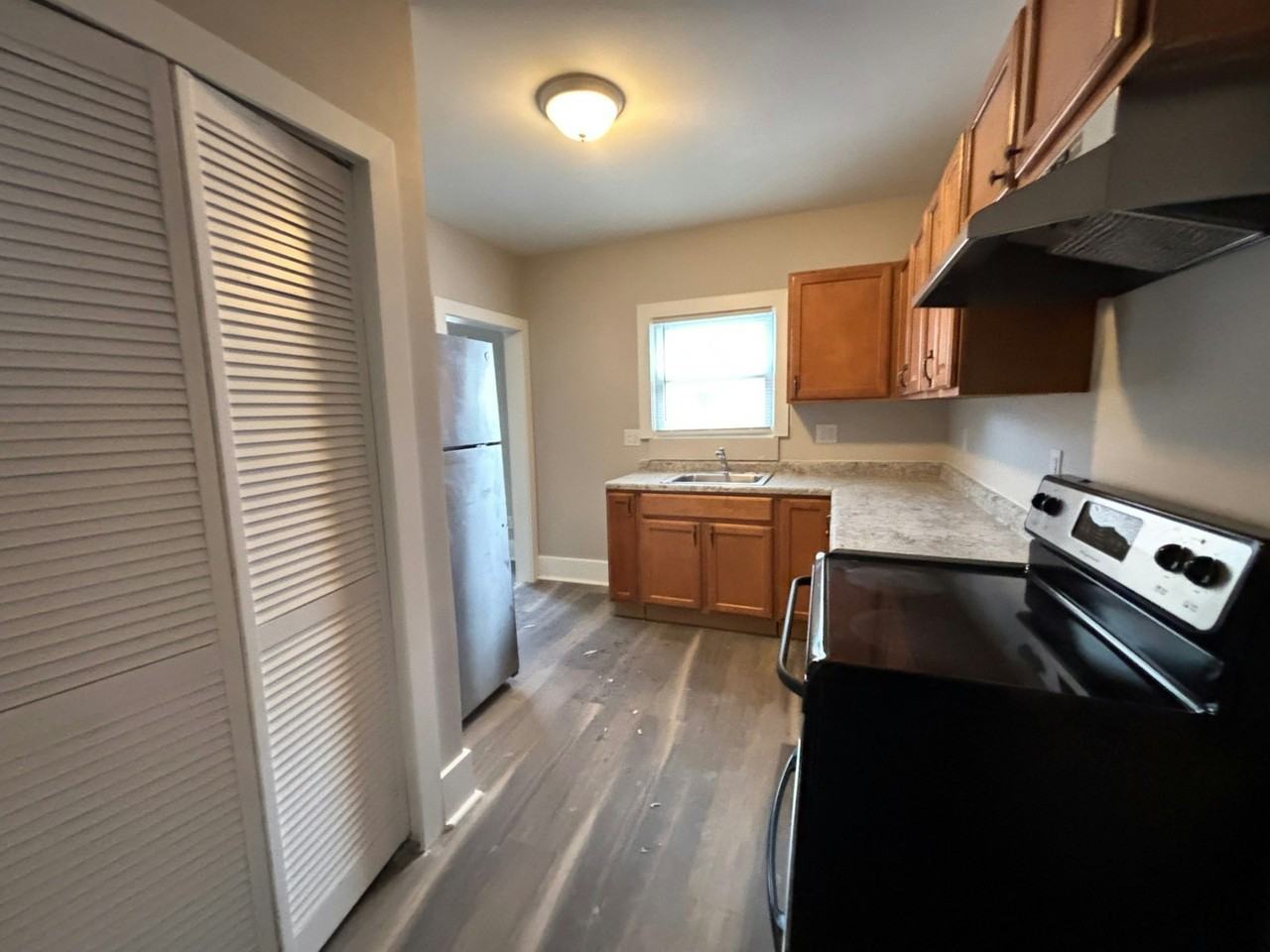 22065 Linwood - Photo 4 of 11