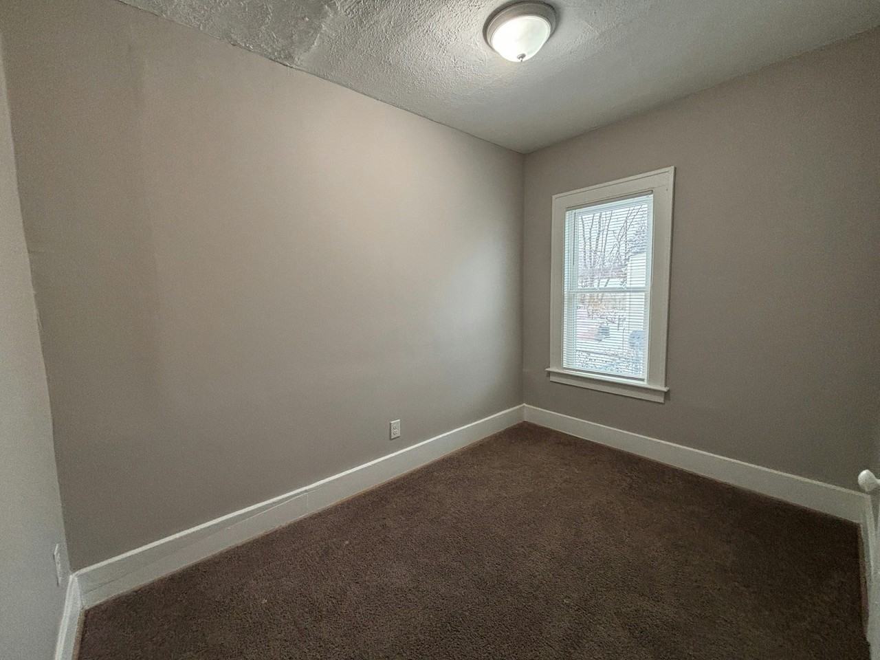 22065 Linwood - Photo 7 of 11