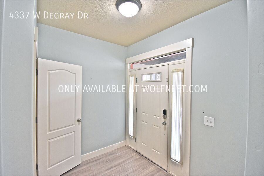 4337 W Degray Dr - Photo 2 of 50