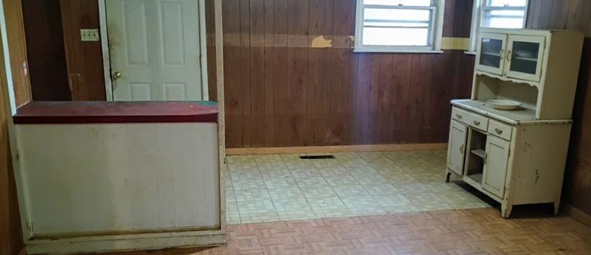 500 McLain St - Photo 2 of 3