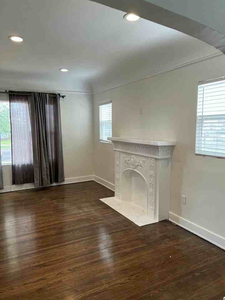 7826 La Salle Avenue - Photo 4 of 19