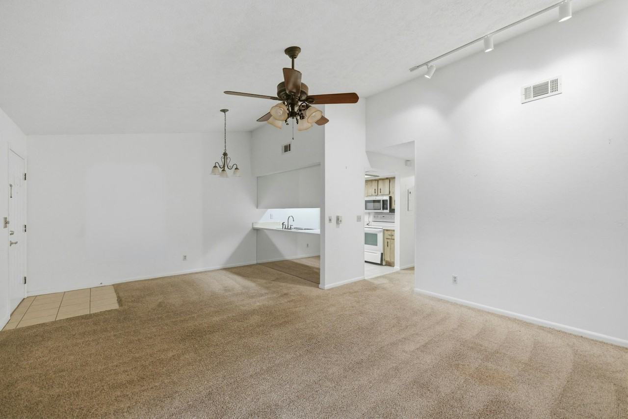 3031 Southeast 5th Terrace - Photo 4 of 18