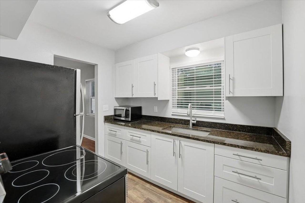 1826 Pineview Cir - Photo 6 of 14