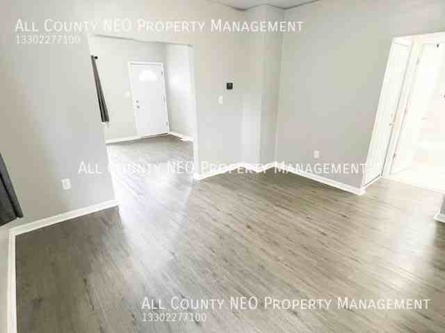 2092 W 105th St #1 - Photo 5 of 15