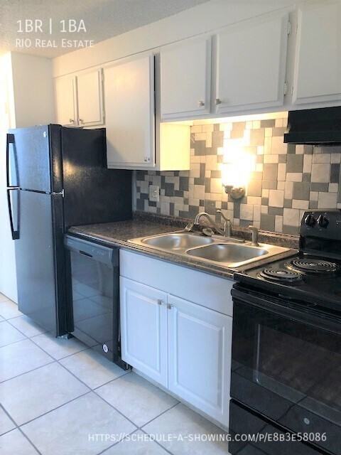 3655 S Pennsylvania St