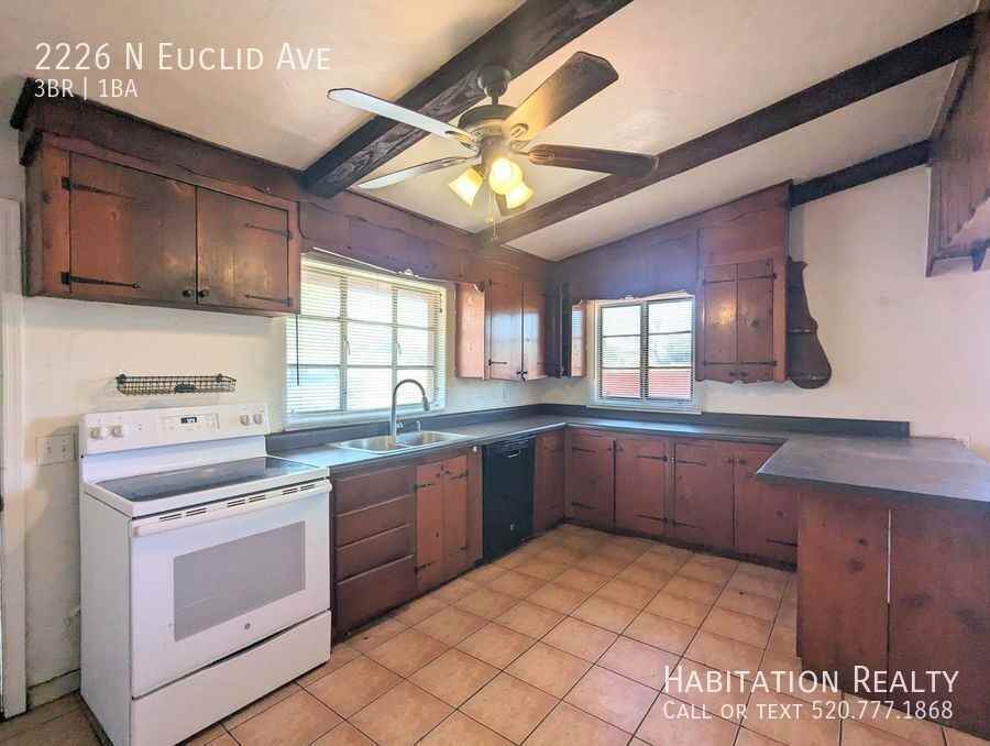 2226 N Euclid Ave #1 - Photo 2 of 19