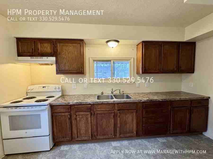 1062 Merton Ave - Photo 4 of 11