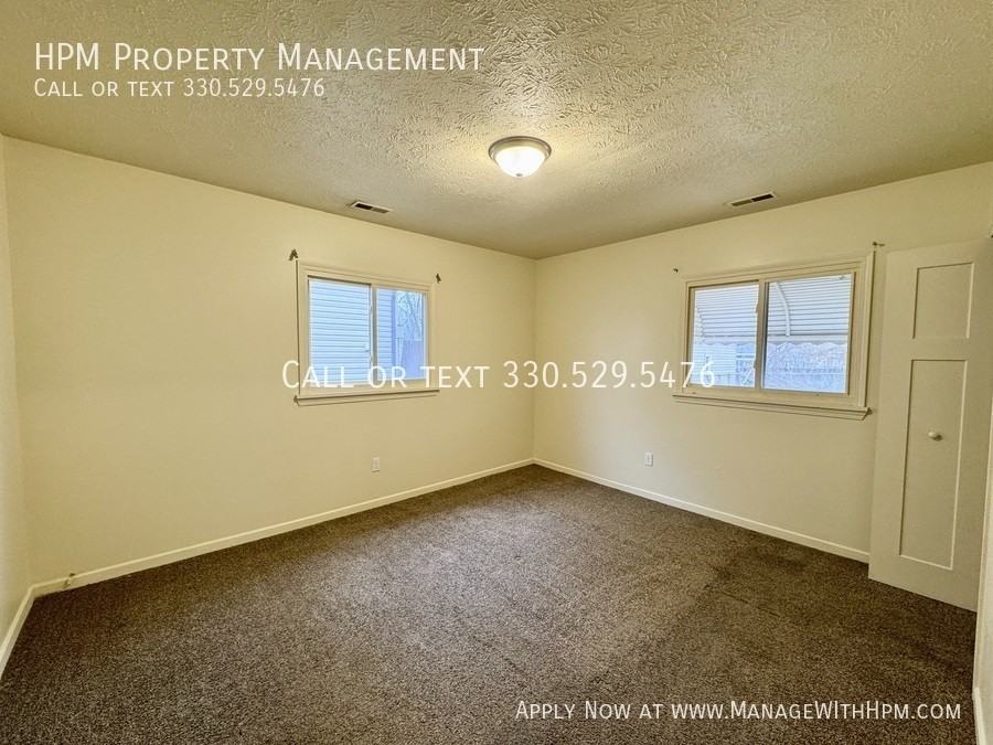 1062 Merton Ave - Photo 6 of 11