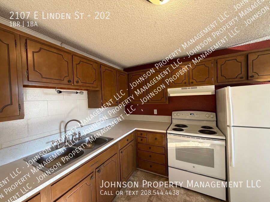 2107 E Linden St #202 - Photo 4 of 9