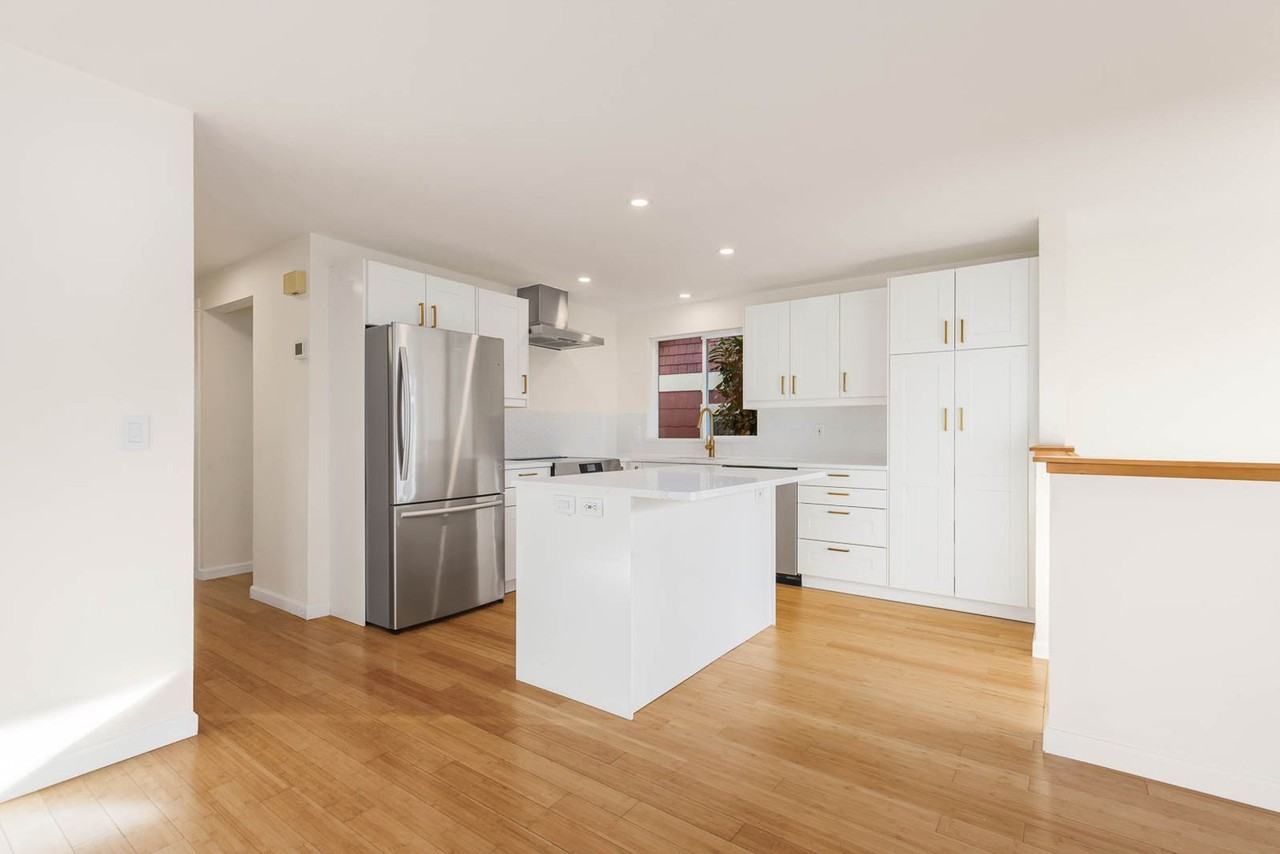 2708 S Judkins St - Photo 5 of 17