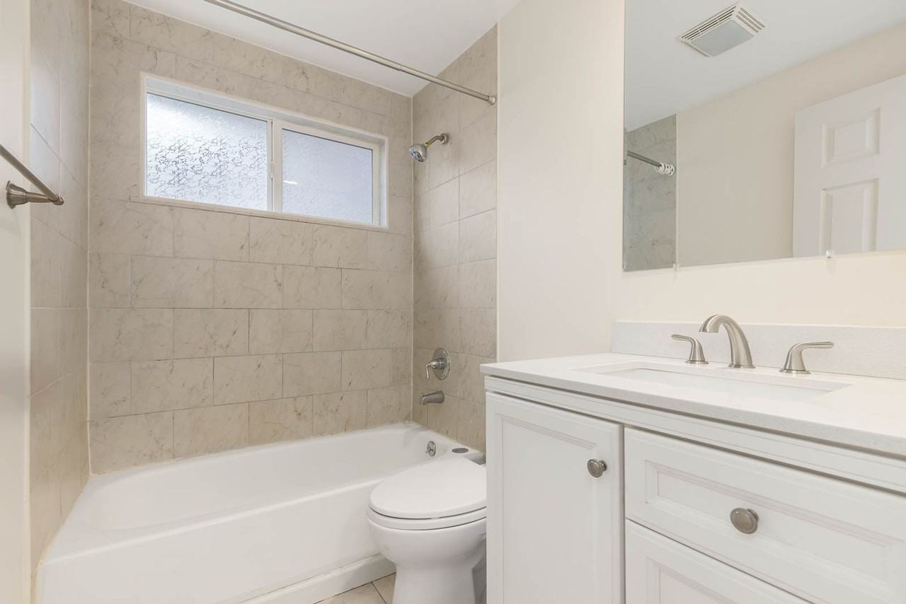 2708 S Judkins St - Photo 7 of 17