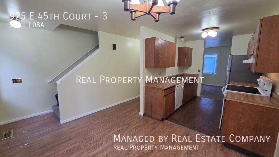 925 E 45th Ct #3 - Photo 3 of 18