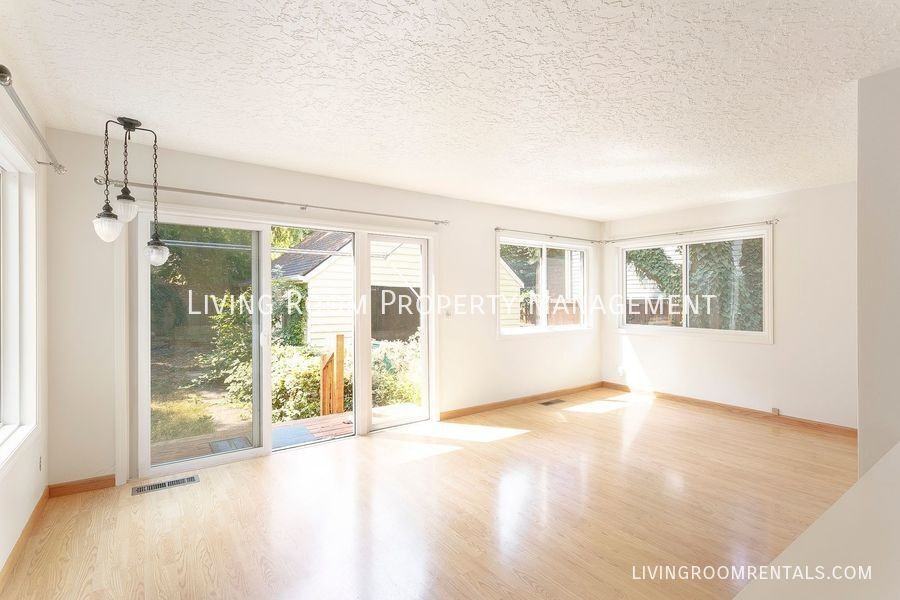 3740 Se Tibbetts St - Photo 6 of 18