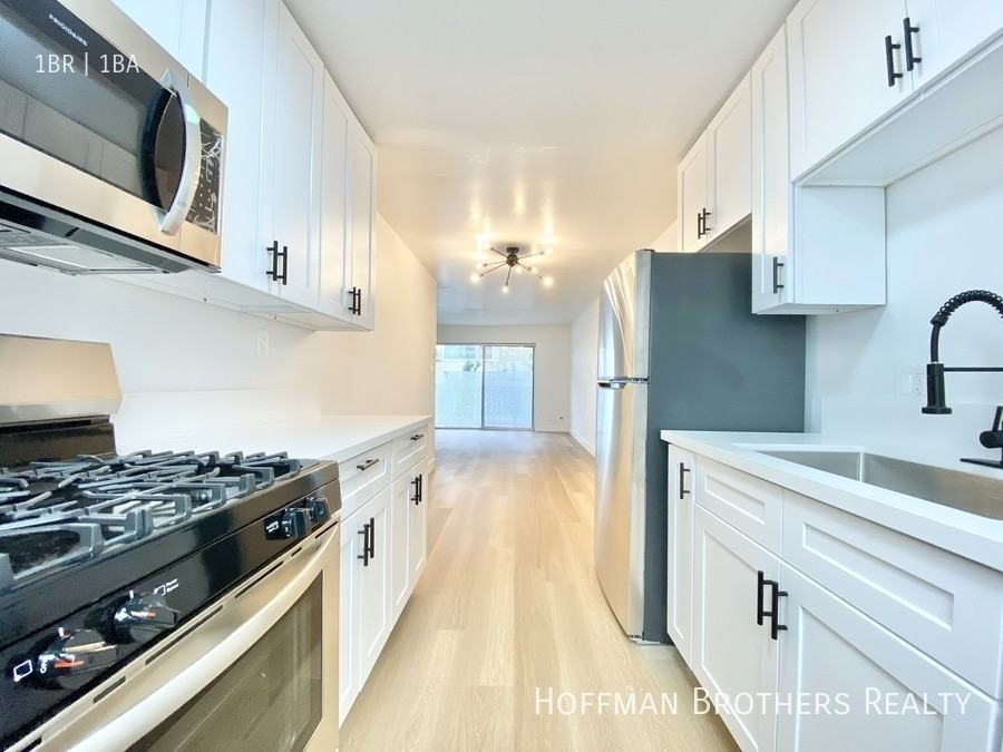 136 S Oxford Ave #7 - Photo 3 of 9