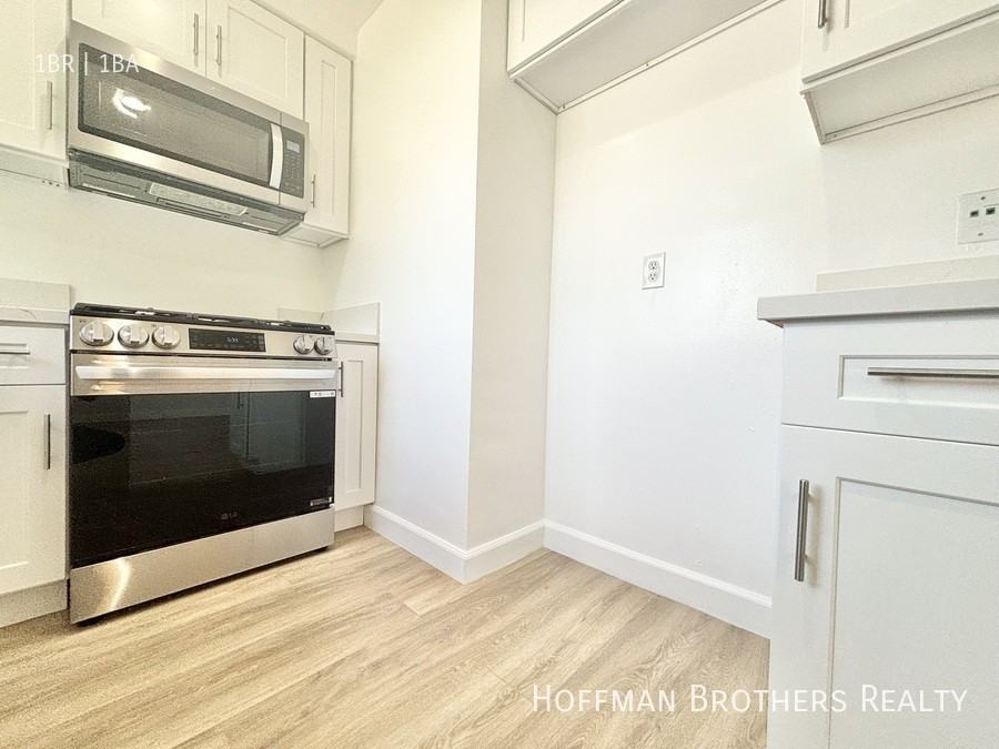 6337 Whitsett Ave #19 - Photo 2 of 11