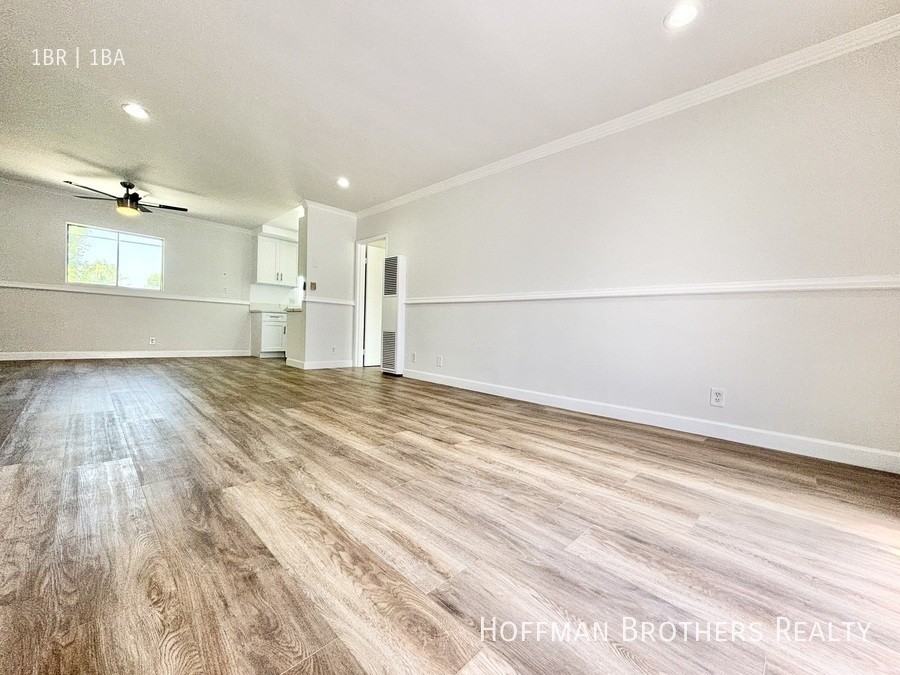 6337 Whitsett Ave #19 - Photo 5 of 11