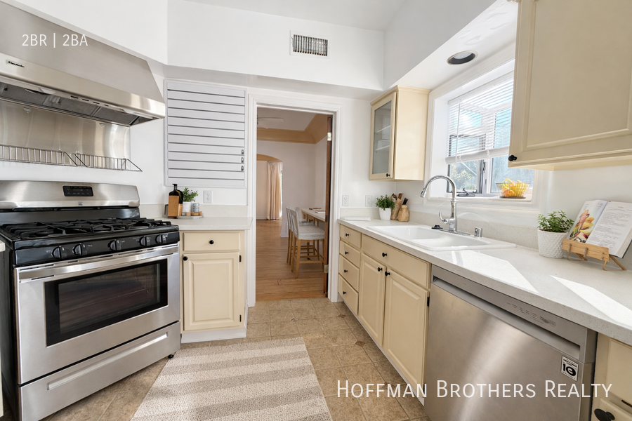 4657 W 1st St - Photo 7 of 18