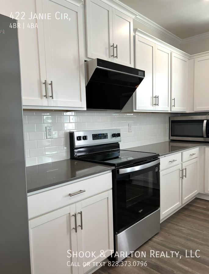 422 Janie Cir - Photo 4 of 15